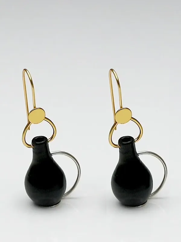 Pyau Surahi Earrings Black